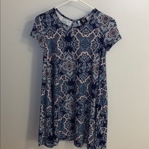 blue patterned t-shirt dress